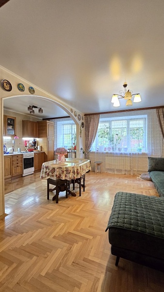 4-к квартира, 91 кв.м., Россия, Курская область, городской округ Курск, Курск, Центральный, Дзержинского улица, д.65/2